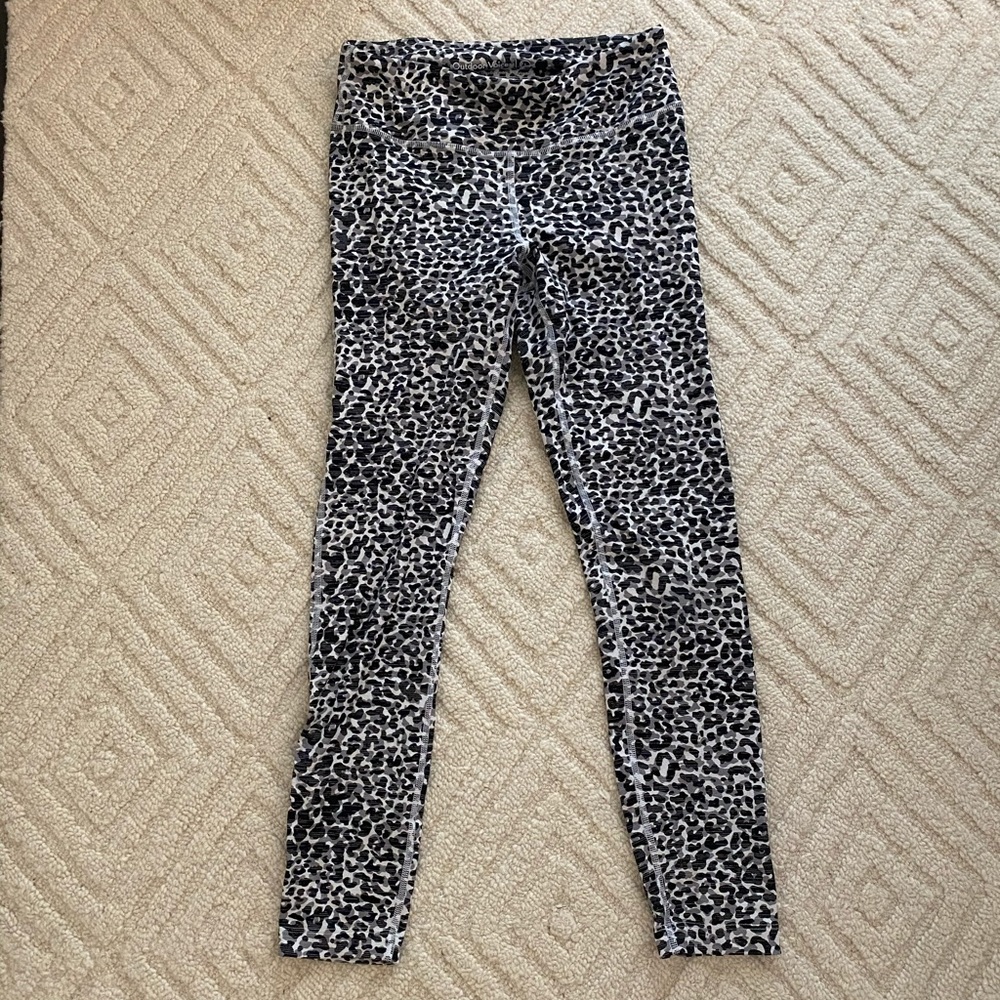Outdoor voices flex legging in snow leopard